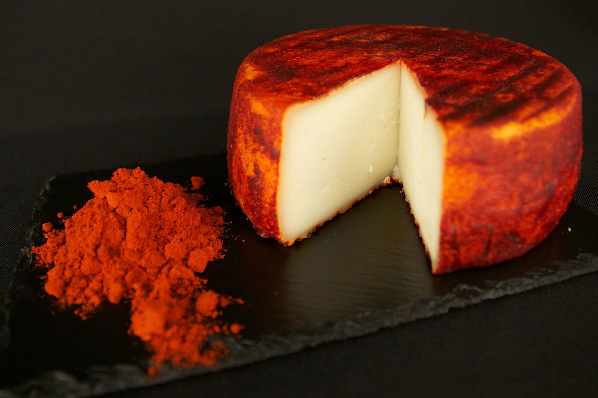 queso artesano queso al pimenton